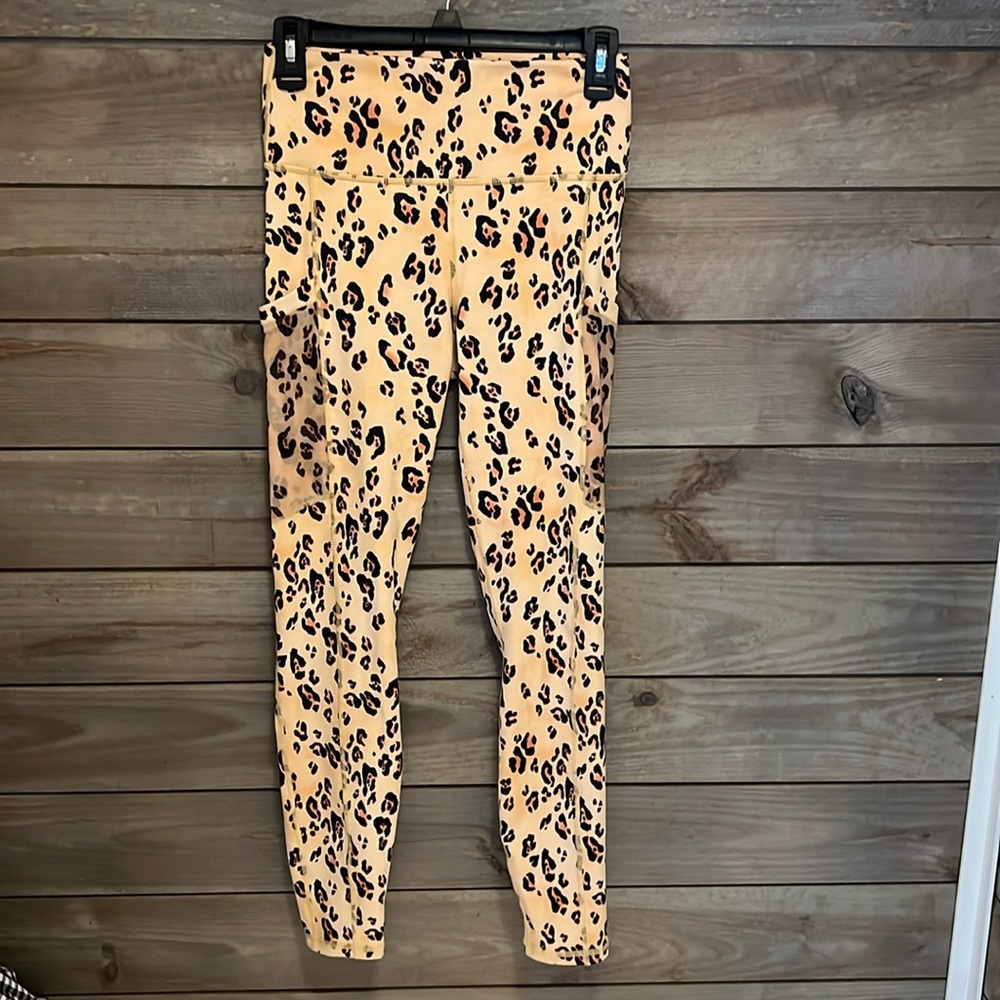 Fabletics Powerhold Leopard 7/8 Leggings
